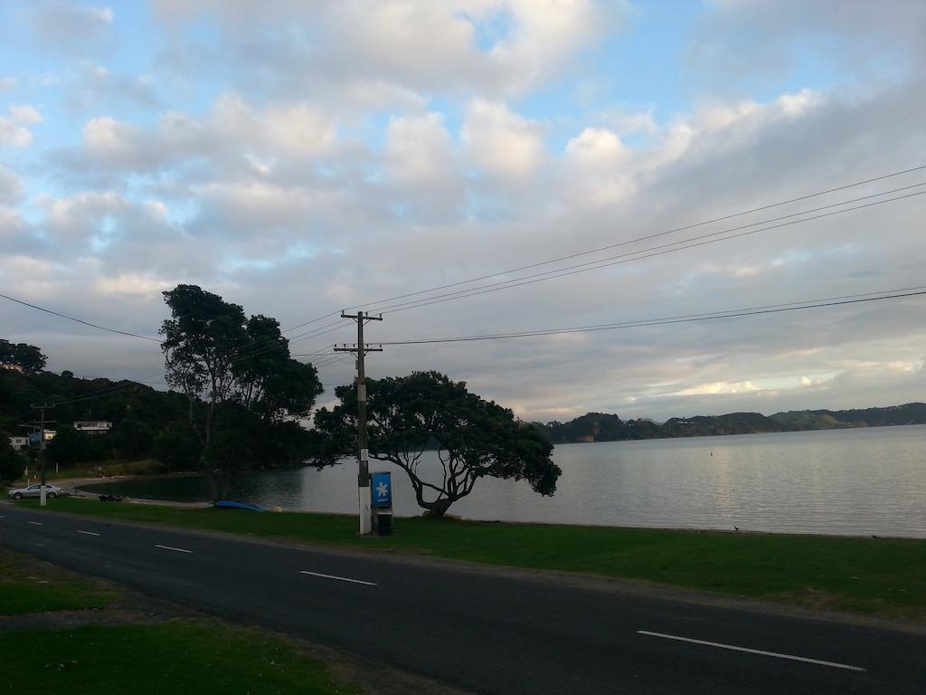 Готель Oamaru Bay Tourist Park Coromandel Екстер'єр фото
